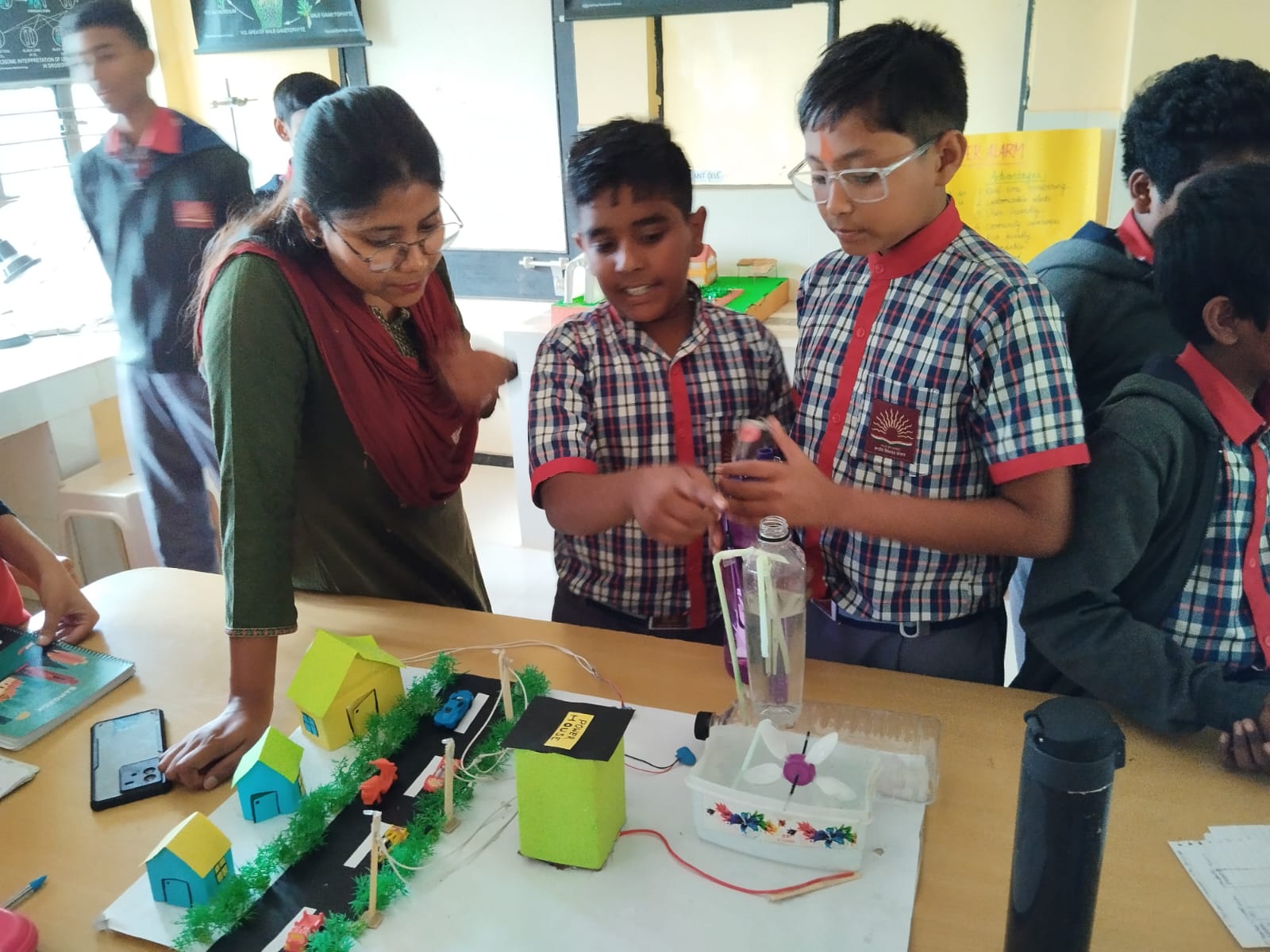 Science exhibition light