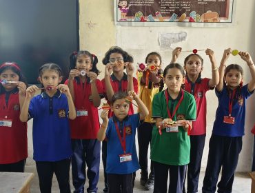 राखी बनाओ प्रतियोगिता