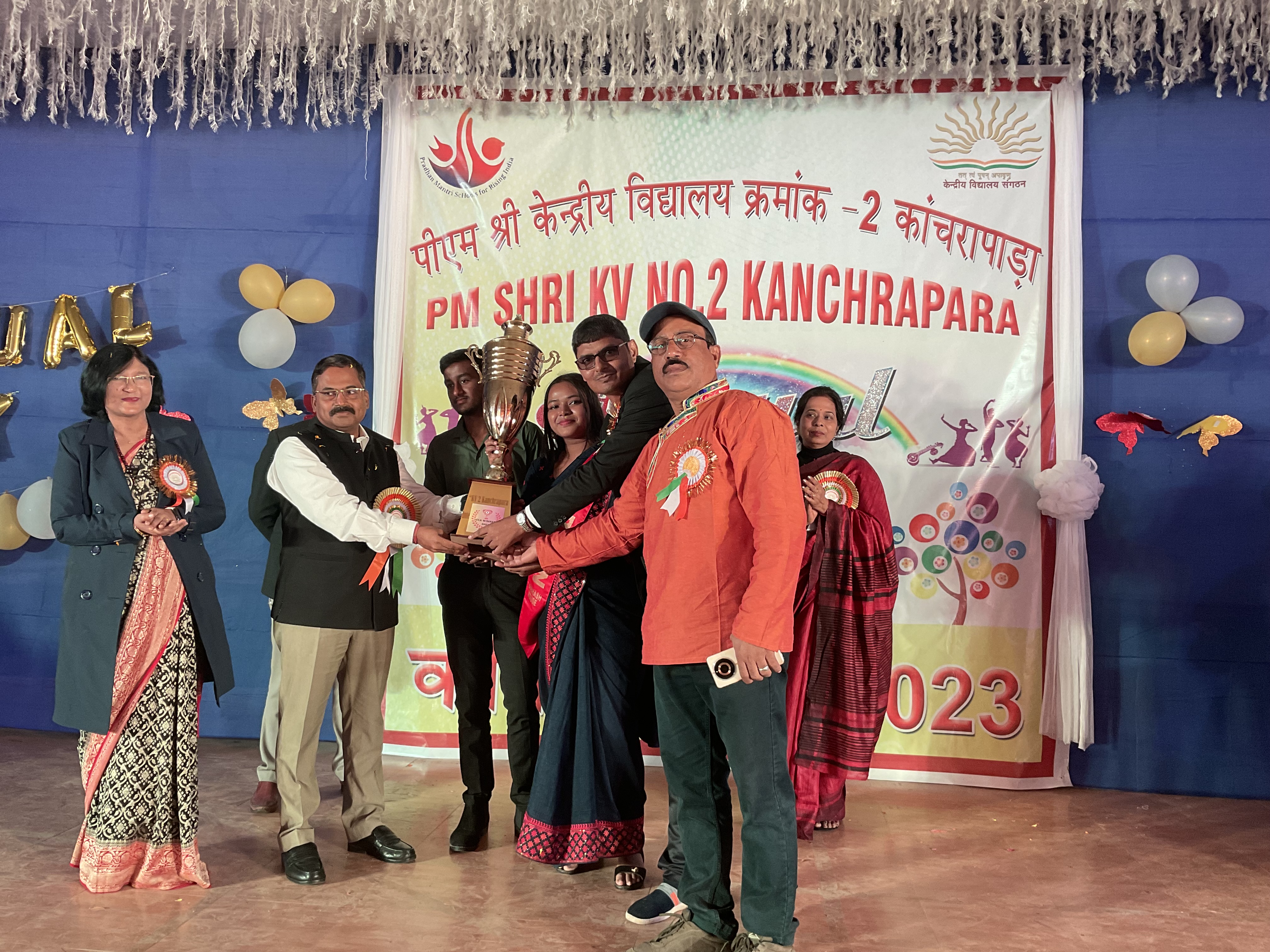 TROFIE GIVEN BY CHAIRMAN