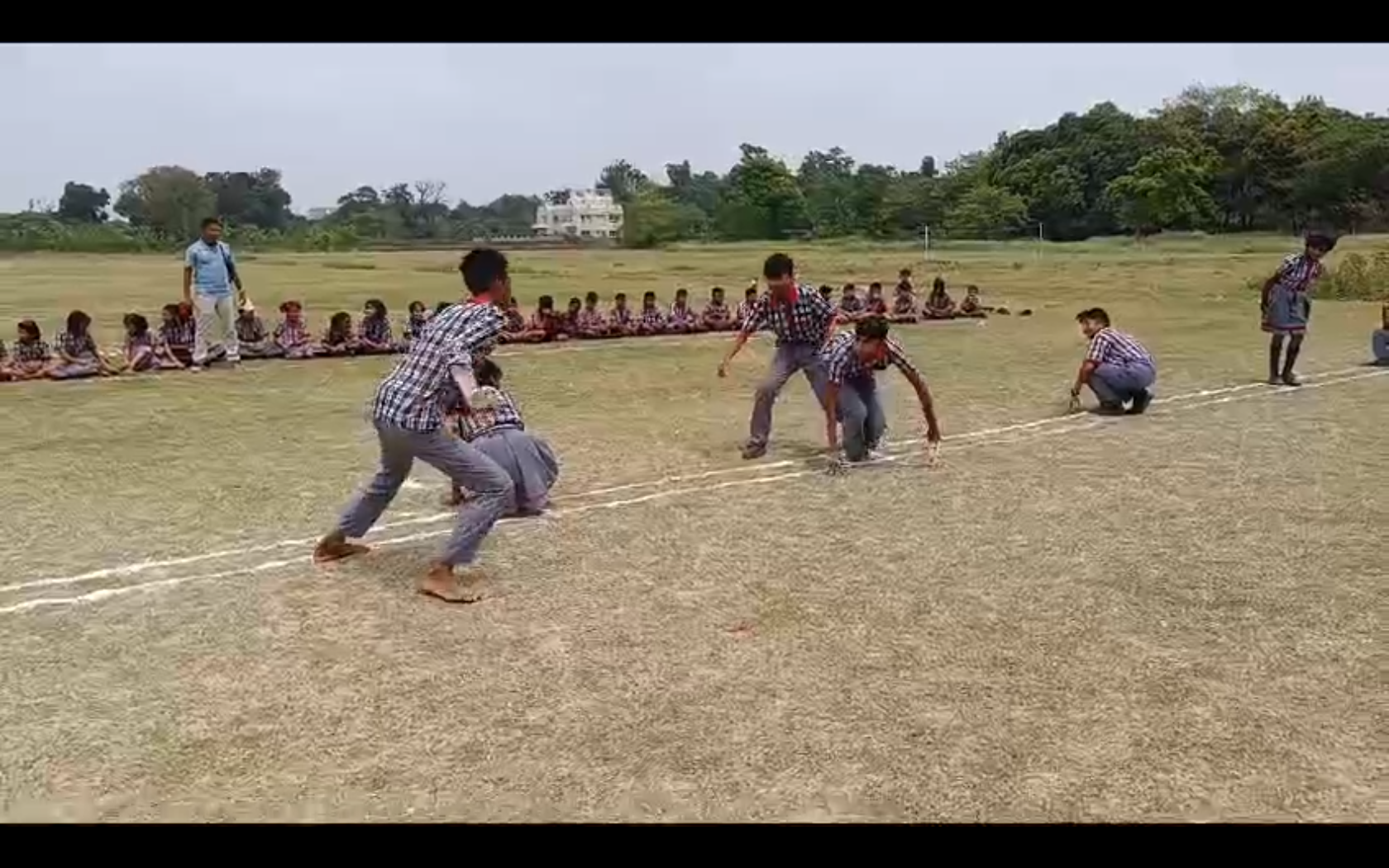 STUDENTS PLAYING KHO-KHO