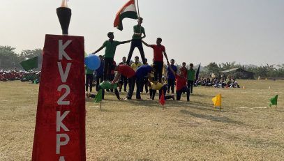 HUMAN PYRAMID BY STUDENTS