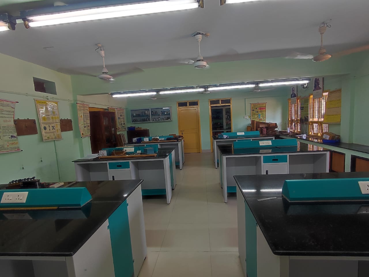 भौतिकी प्रयोगशाला