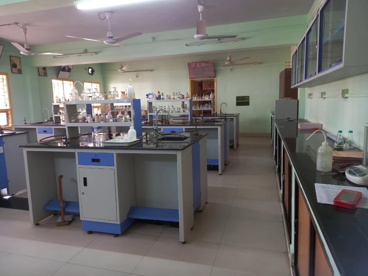 रसायन विज्ञान प्रयोगशाला