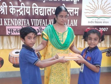 पुस्ताकोपहर उत्सव में प्रतिभागी पुस्तक वाचन, चर्चा और सांस्कृतिक गतिविधियों में भाग लेते हुए साहित्य और सीखने का जश्न मना रहे हैं