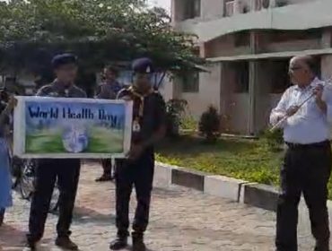 अधिनियम में भाग लेने वाले छात्र और समुदाय के सदस्य