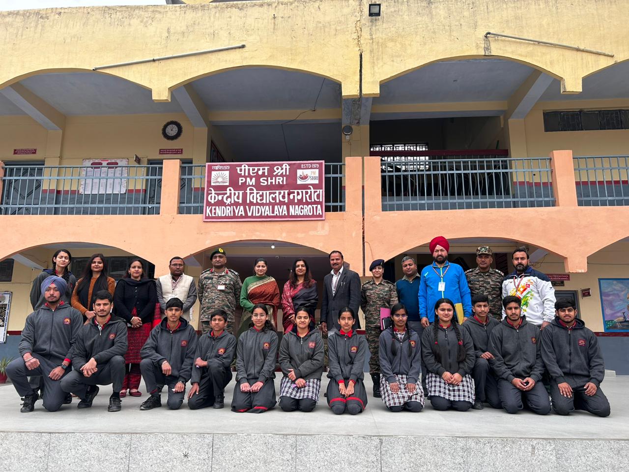 अध्यक्ष के साथ छात्र बातचीत