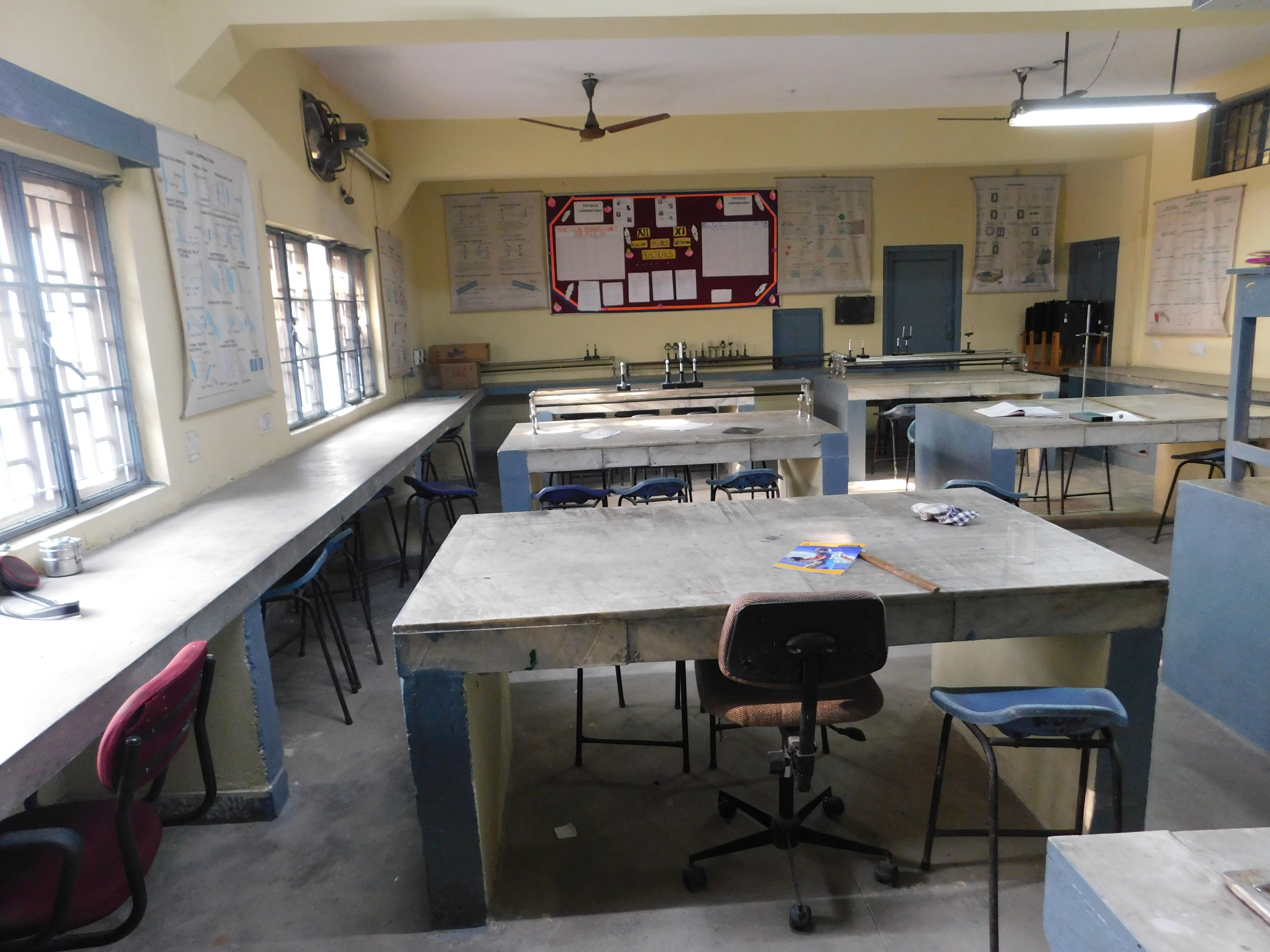 भौतिकी प्रयोगशाला