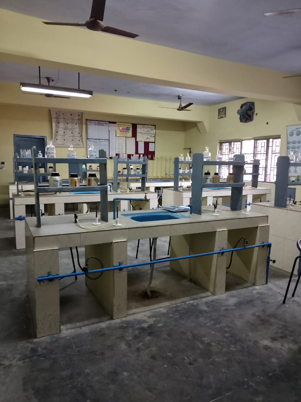 भौतिकी रसायन विज्ञान जीव विज्ञान प्रयोगशाला