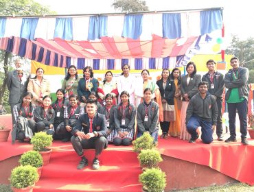 PHOTO WITH STUDENTS