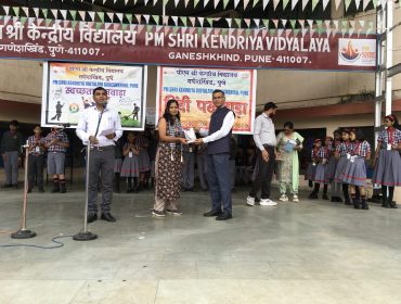 hindi diwas prize distribution (4)