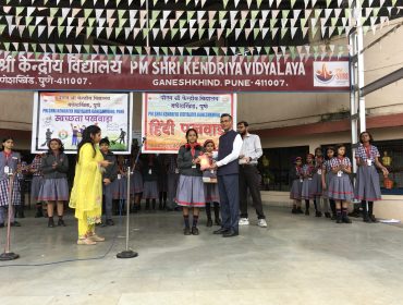 hindi diwas prize distribution (8)