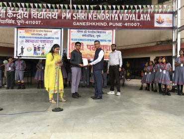 hindi diwas prize distribution (1)