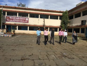 असिस्टेंट कमिश्नर ने विद्यालय का दौरा किया।