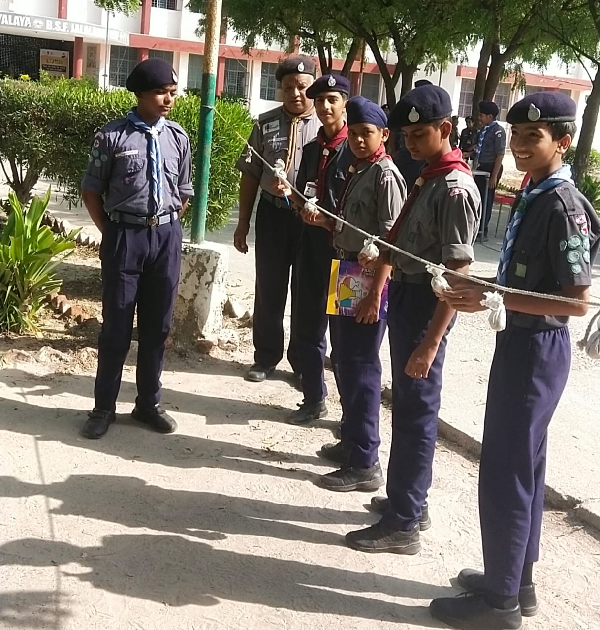 भारत-स्काउट-एण्ड-गाइड-केवी-जलालाबाद