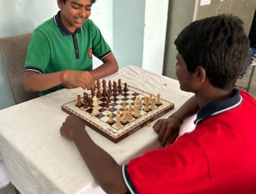 विद्यार्थियों द्वारा शतरंज का खेल