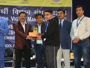 वत्सल पांडे कक्षा आठवीं के छात्रों की वीवीएम में उपलब्धि
