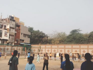 समर कैंप में बच्चे