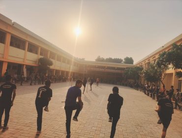 समर कैंप में बच्चे