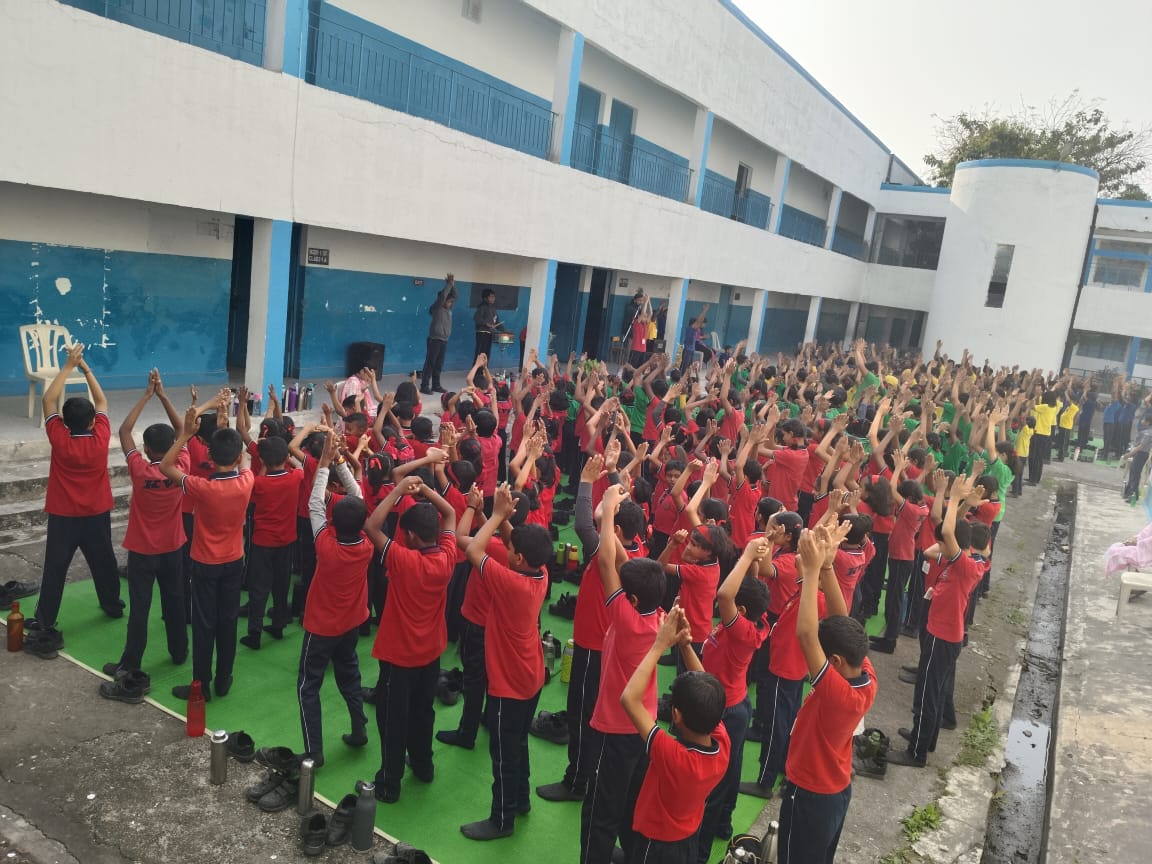 मजेदार दिन