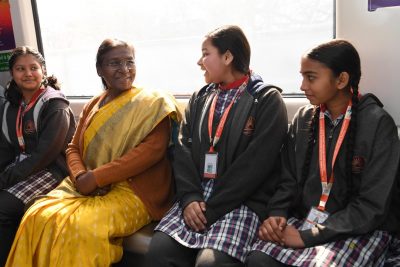 Metro Ride of the Students with Hon'ble President of India Smt Draupdi Murmu