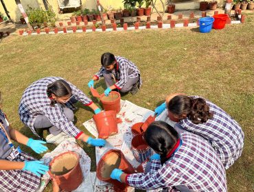 Pots painting activity on Kaushal Diwas - 28.10.2024