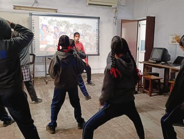लड़कियों को आत्मरक्षा प्रशिक्षण