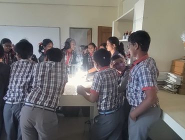 रसायन विज्ञान प्रयोगशाला तीन