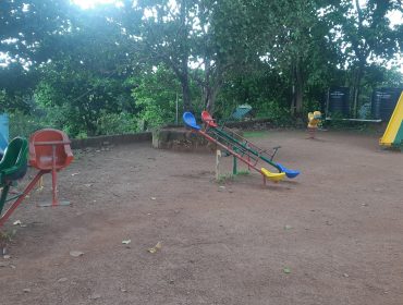 छात्रों के लिए खेल का मैदान