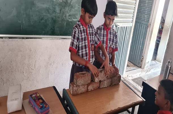 MAKING WITH BRICKS Experential learning