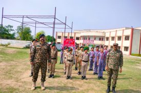 एनसीसी विद्यार्थियों ने मार्क ड्रिल का प्रदर्शन किया