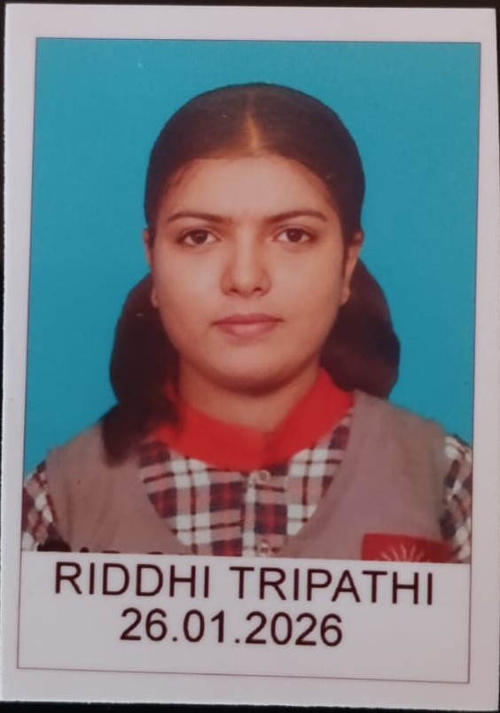  रिद्धि  त्रिपाठी    