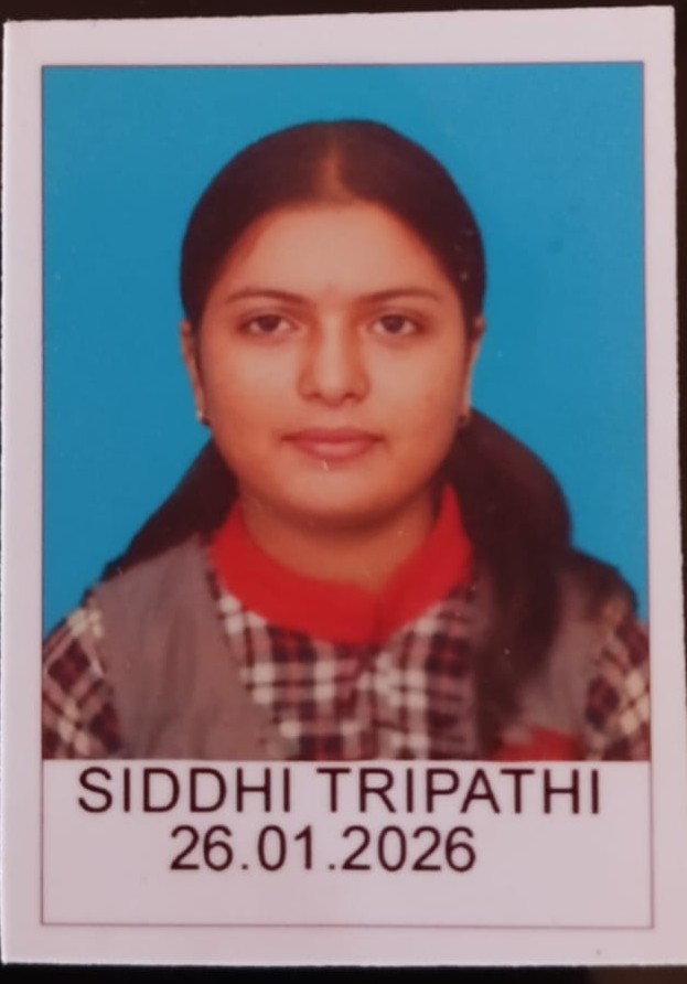  सिद्धि त्रिपाठी    