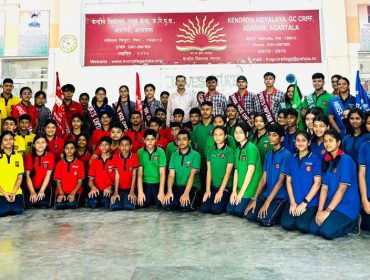 All teachers and students group photo