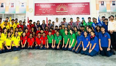 All teachers and students group photo