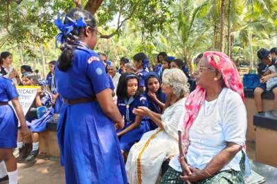 Community visit to old age home