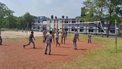 विद्यालय में खेल बुनियादी ढांचा