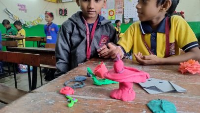 विद्यालय परिसर में मार्गदर्शन और परामर्श की गतिविधियों करायी जाती है