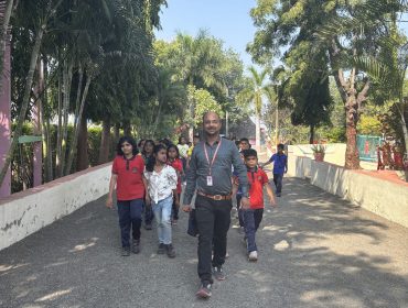 Students Visiting vambori sanket Farm