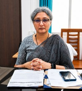 सुश्री मेनाक्षी जैन