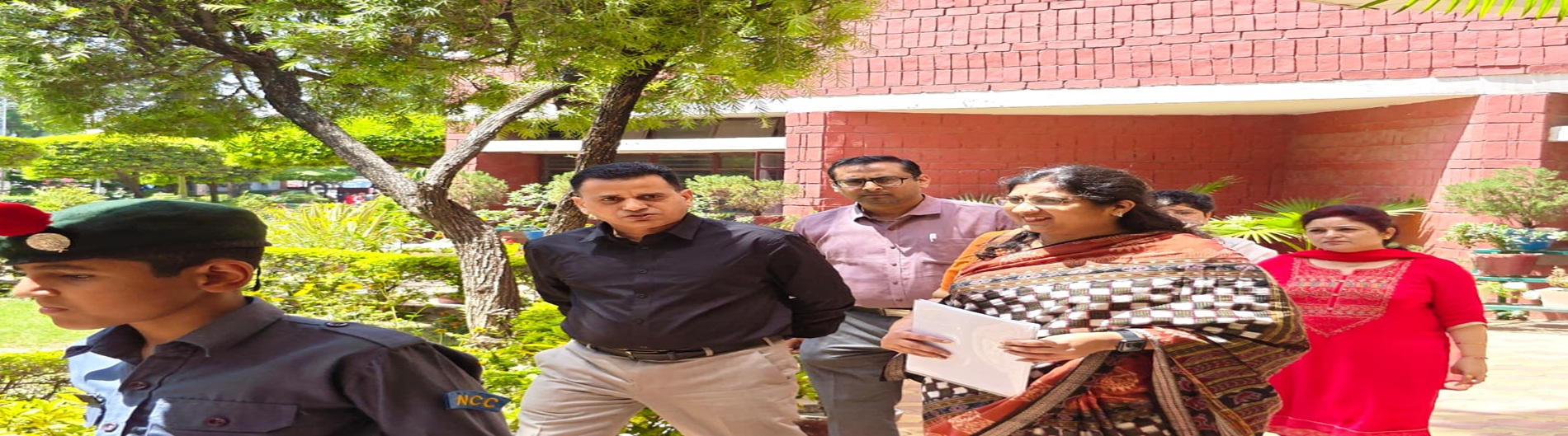 माननीय संयुक्त सचिव सुश्री अनीता शाह अकेल्ला का दौरा