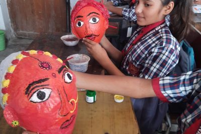 Making masks by primary students