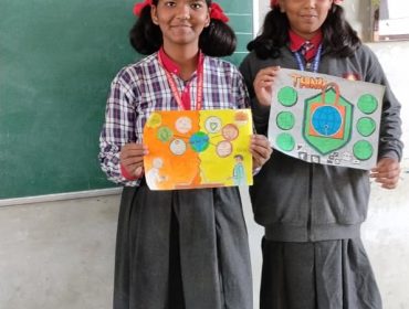 ७