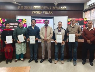 Teachers received excellence certificate