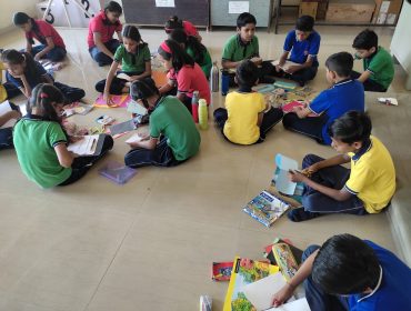 बाला भित्ति चित्र