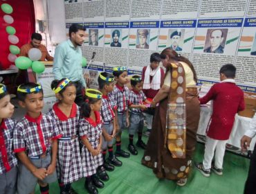 विद्या प्रवेश में कक्षा एक का स्वागत