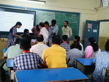 माता-पिता के साथ शिक्षक का संचार