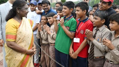 भारत के माननीय राष्ट्रपति का पी एम श्री केवी ग्रेटर नोएडा के छात्रों से संवाद