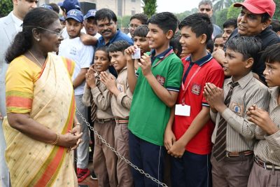 भारत के माननीय राष्ट्रपति का पी एम श्री केवी ग्रेटर नोएडा के छात्रों से संवाद