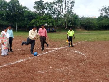 Football match getting started