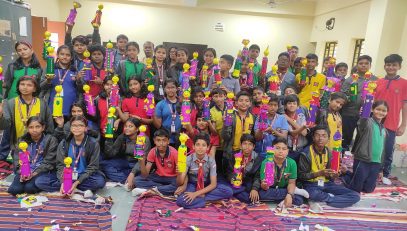 अपशिष्ट पदार्थों का उपयोग करके गुड़िया बनाना